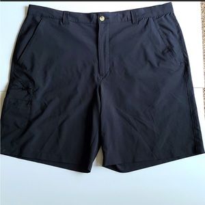 Columbia 42 Black White Logo 10 inch inseam cargo lightweight shorts